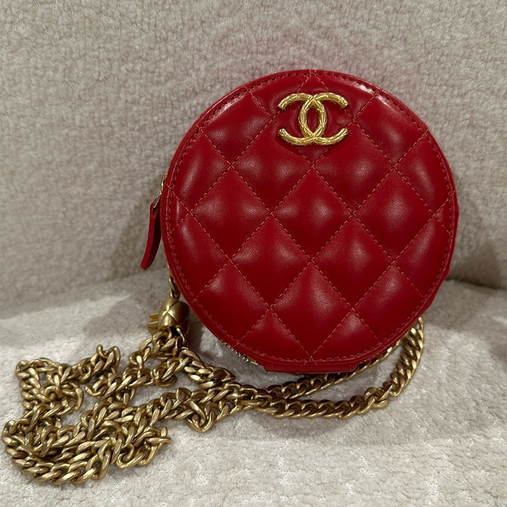 Chanel Round Vanity in great condition